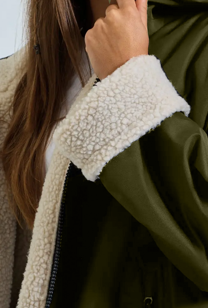 Aquaplanet Dry Waterproof Changing Robe - Olive